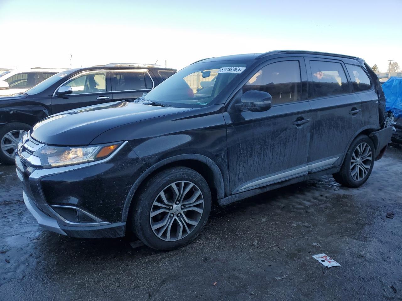  Salvage Mitsubishi Outlander