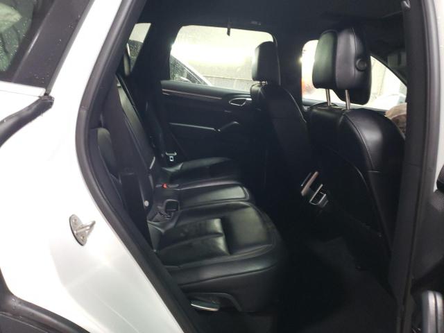 2016 PORSCHE CAYENNE - WP1AA2A26GKA11062