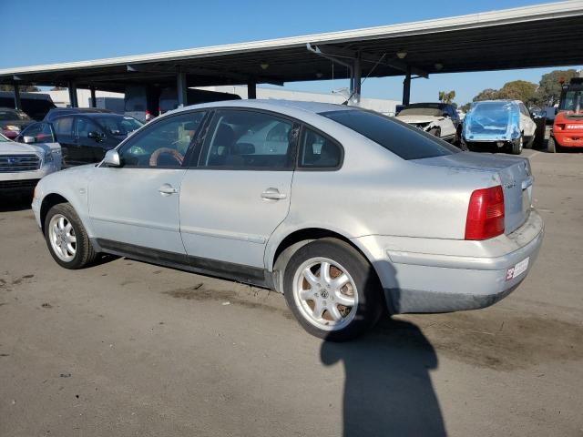 VOLKSWAGEN PASSAT GLS 2000 gray  gas WVWMA23B9YP219226 photo #3