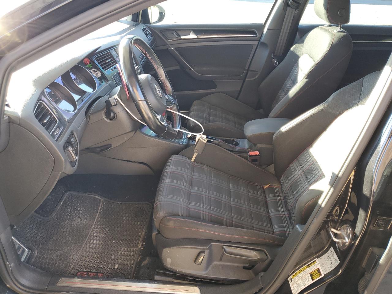 VOLKSWAGEN GOLF GTI S