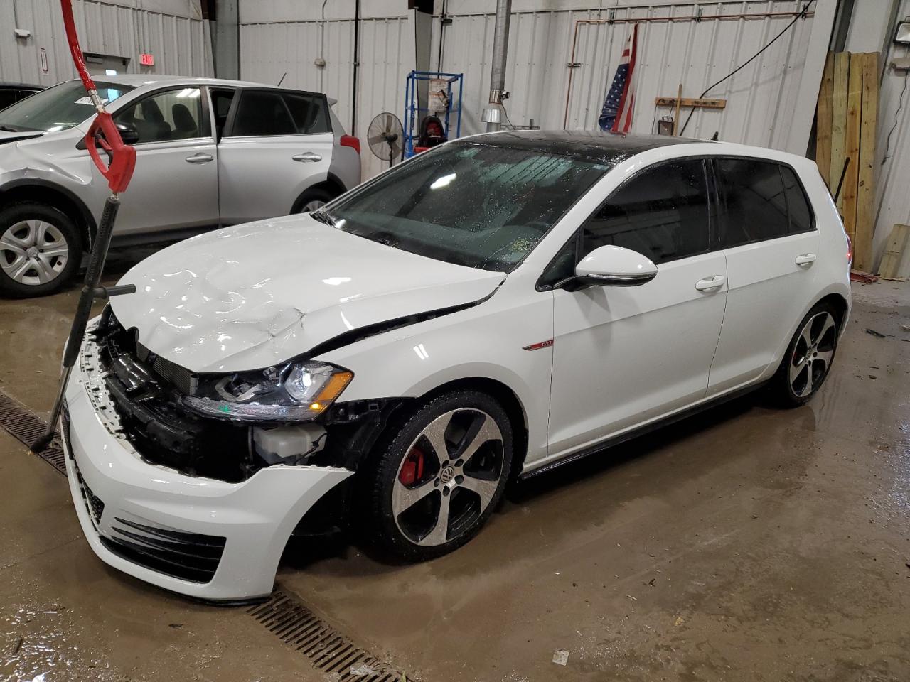 3VW547AU1HM064185 VOLKSWAGEN GTI SPORT 2017