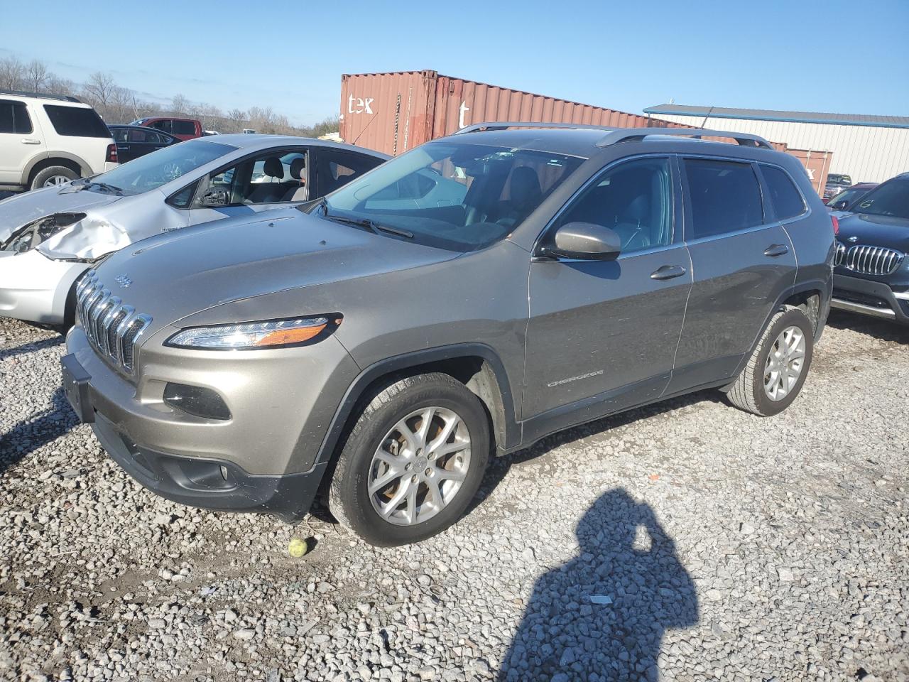  Salvage Jeep Grand Cherokee