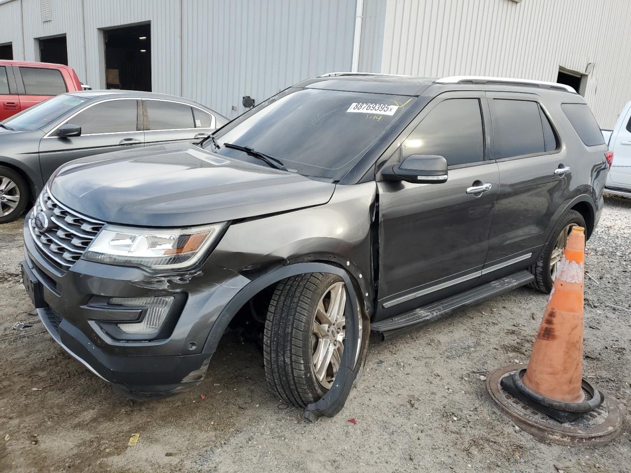  Salvage Ford Explorer