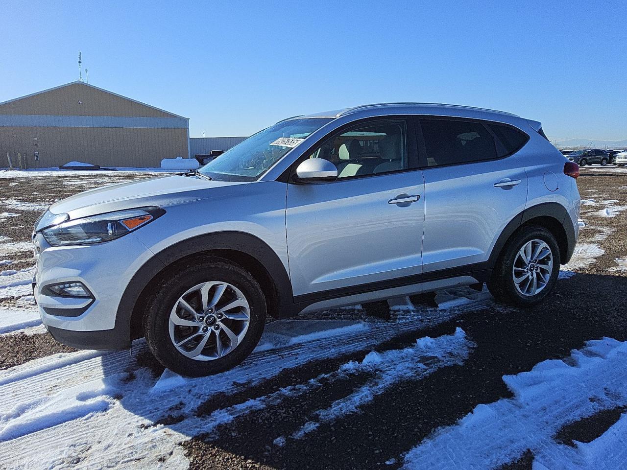  Salvage Hyundai TUCSON