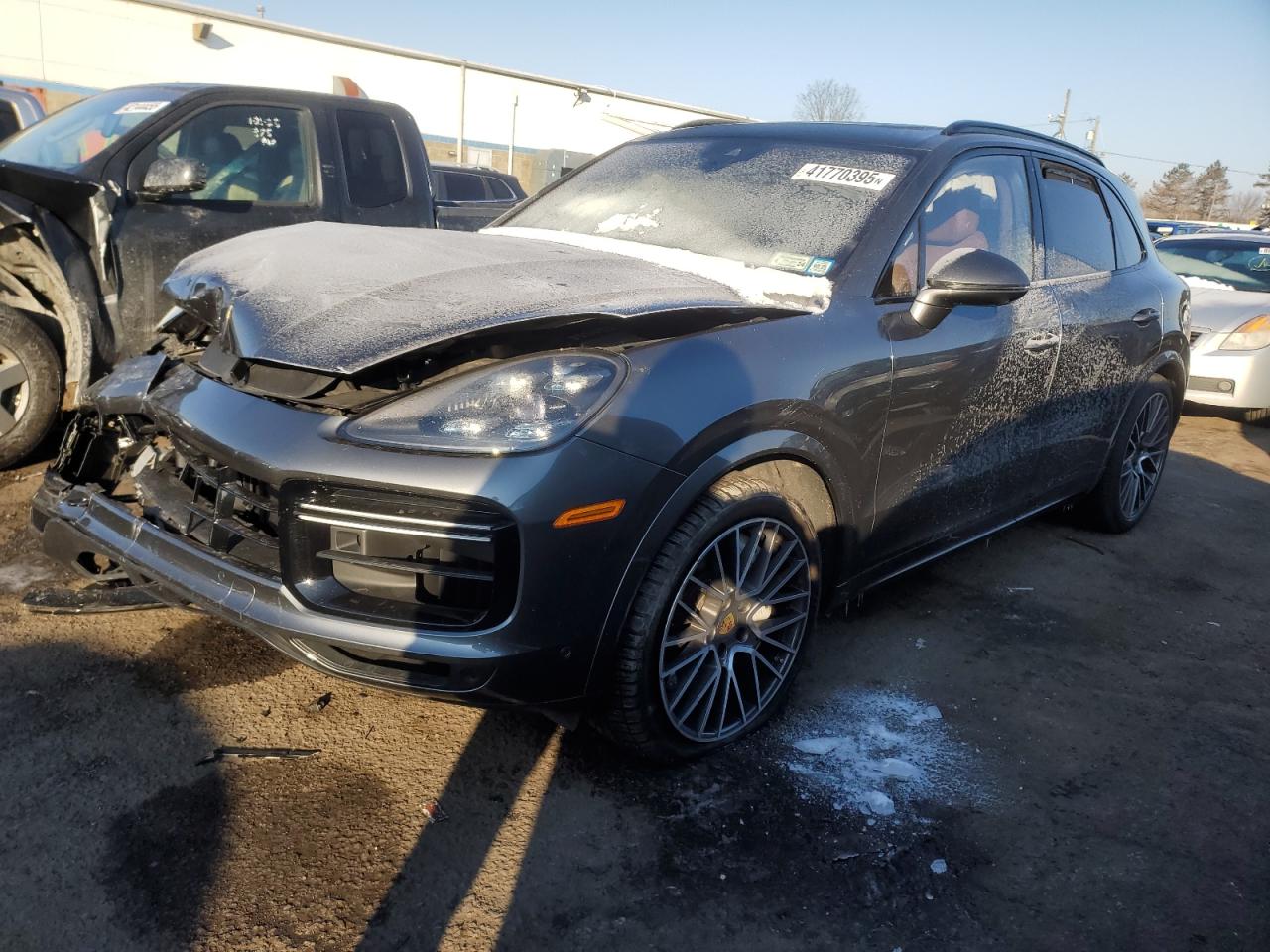  Salvage Porsche Cayenne