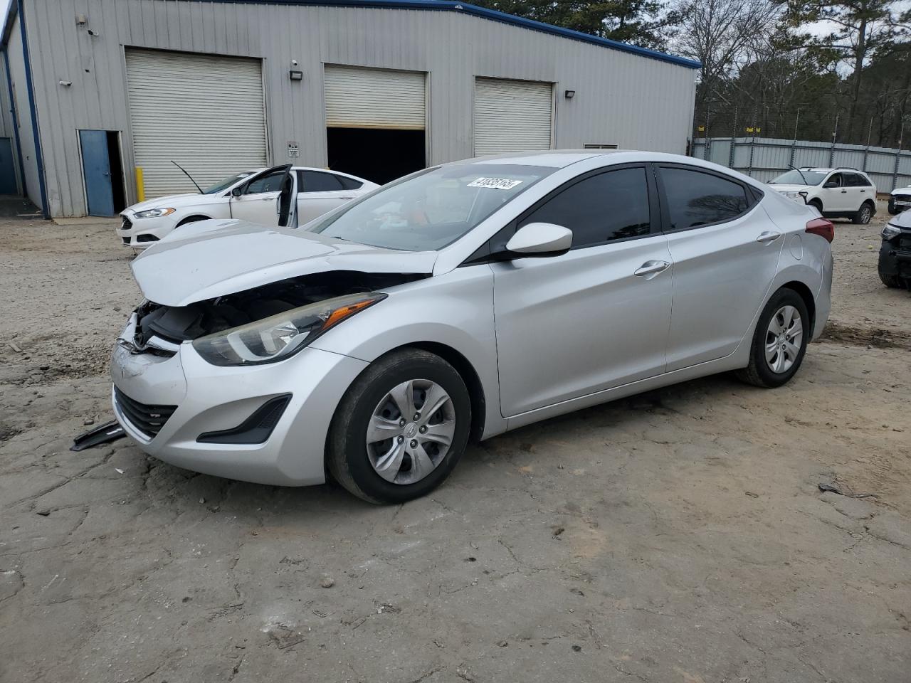 HYUNDAI ELANTRA SE