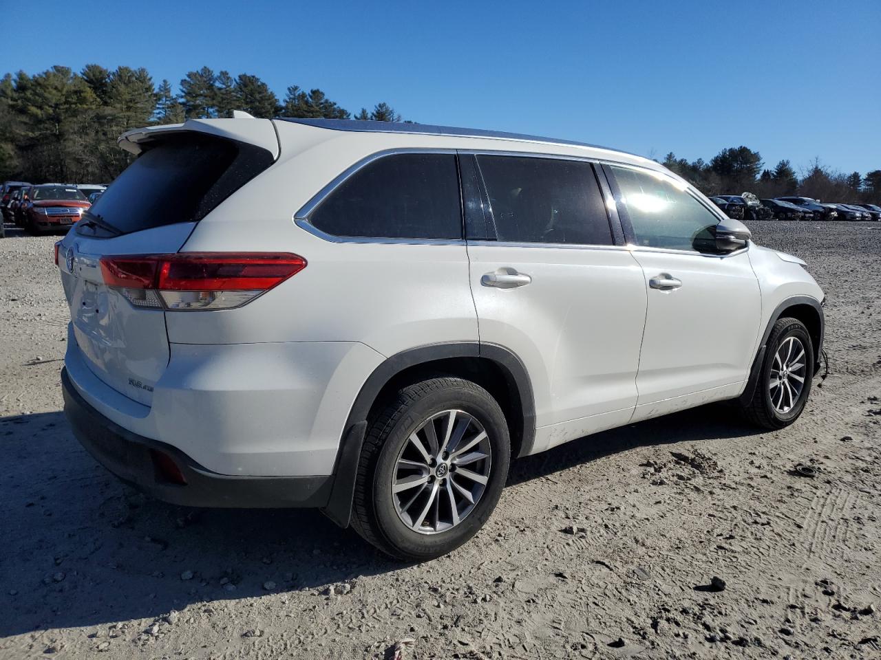 TOYOTA HIGHLANDER SE