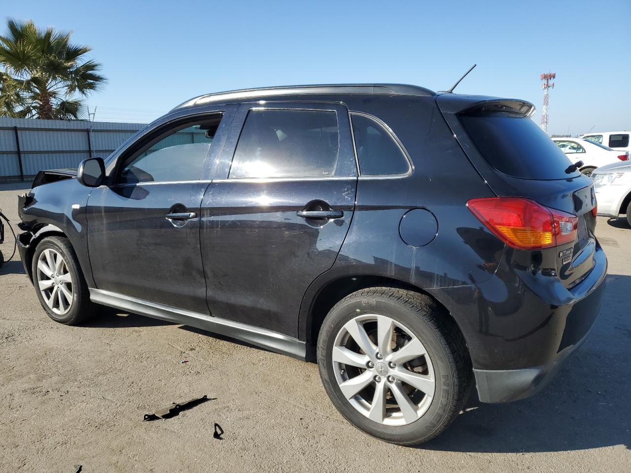 MITSUBISHI OUTLANDER LE