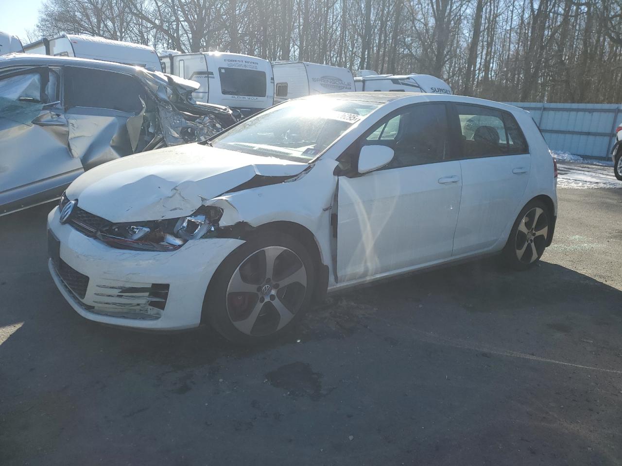 3VW547AUXHM008598 VOLKSWAGEN GTI SPORT 2017