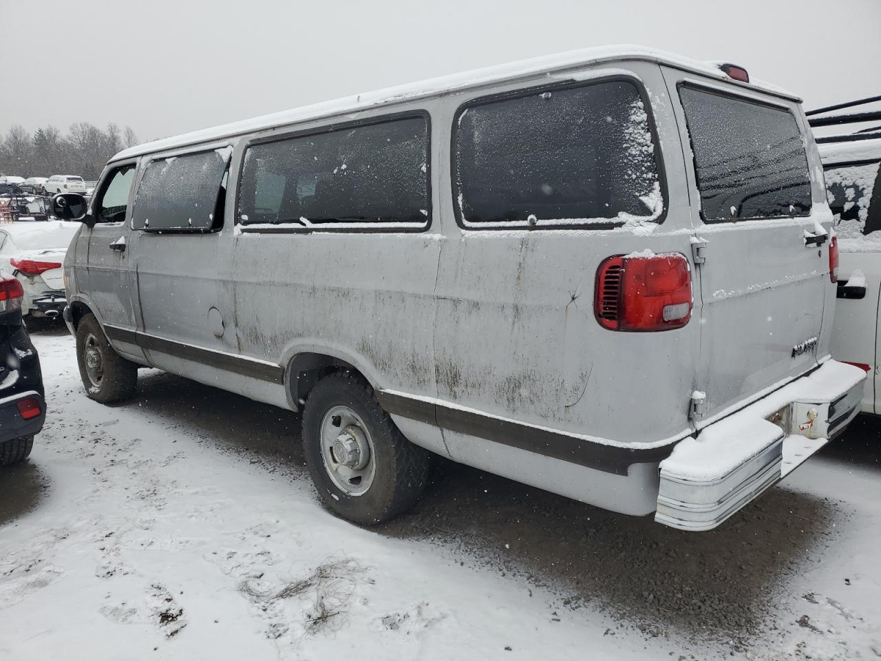 Lot #3049560684 2001 DODGE RAM WAGON