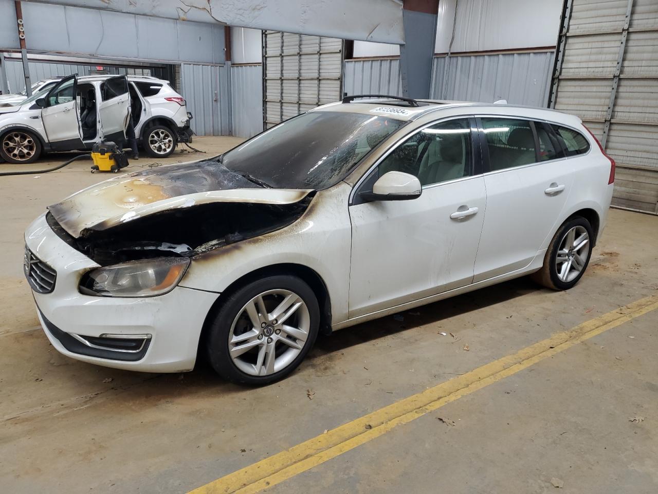 VOLVO V60 PREMIER