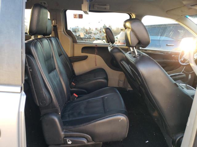 2015 CHRYSLER TOWN & COU - 2C4RC1BG2FR553195