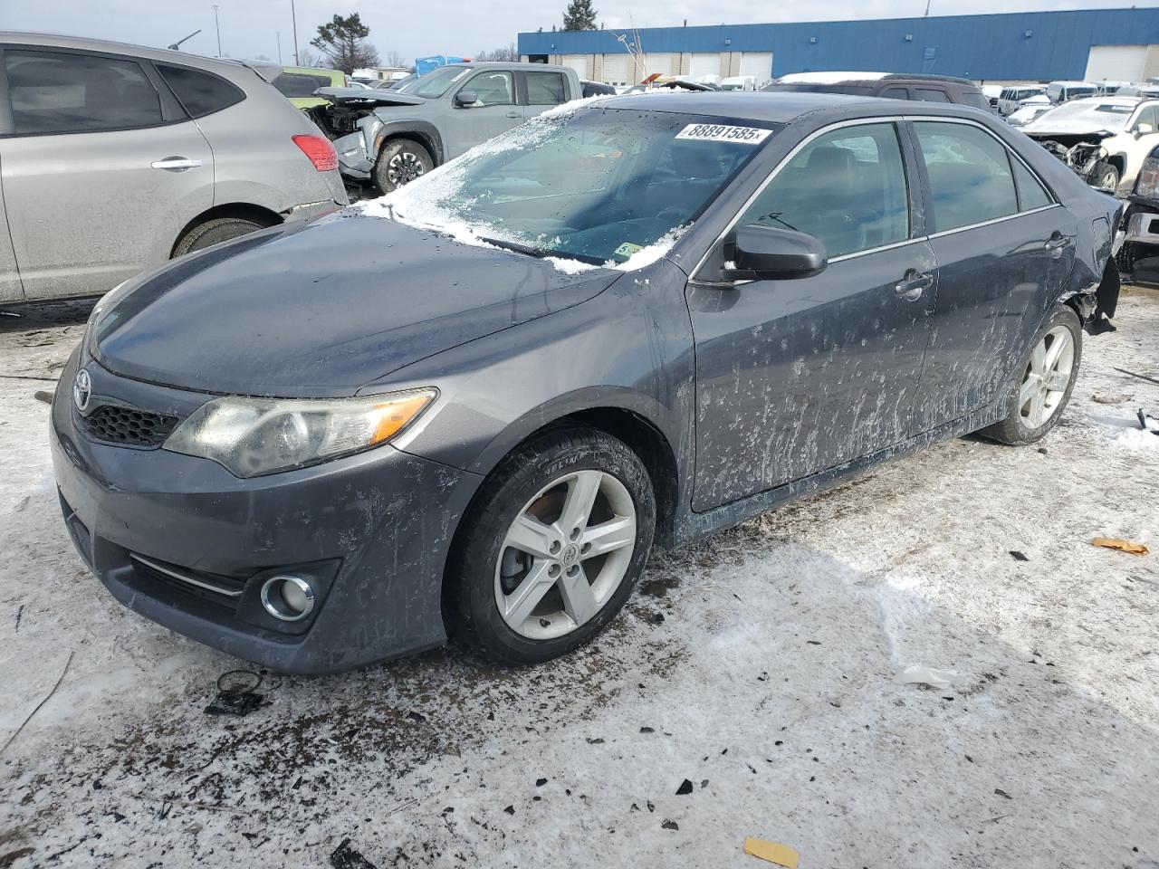 TOYOTA CAMRY BASE