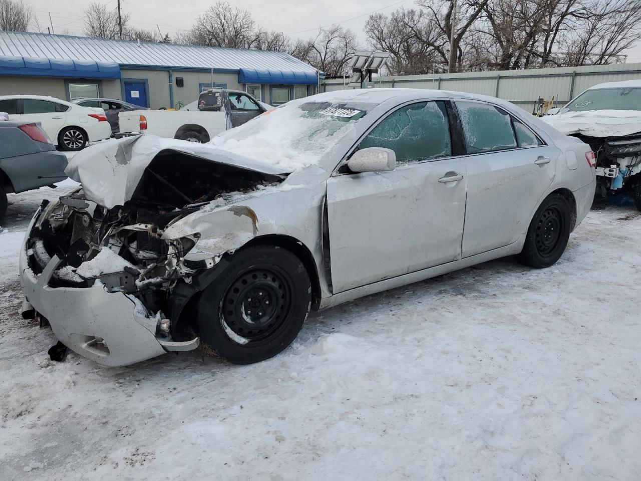 TOYOTA CAMRY BASE