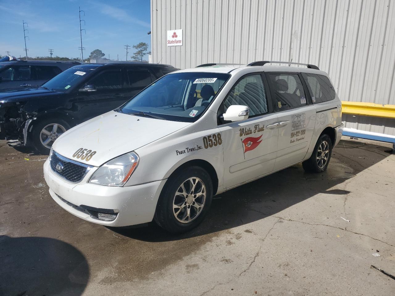  Salvage Kia Sedona