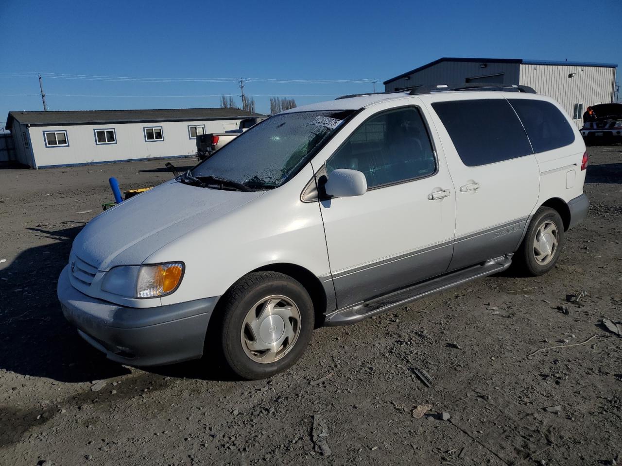  Salvage Toyota Sienna