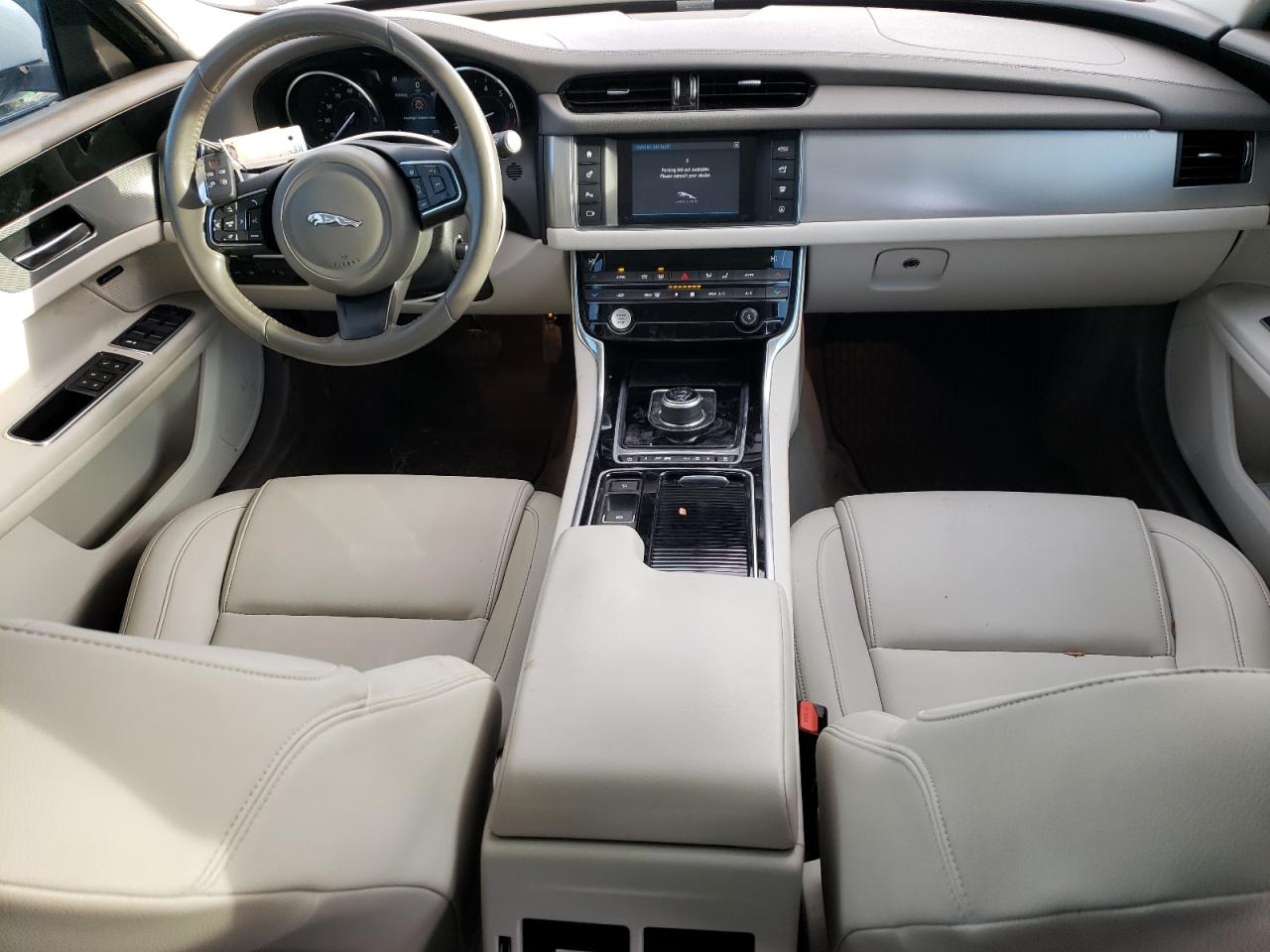 JAGUAR XF PREMIUM
