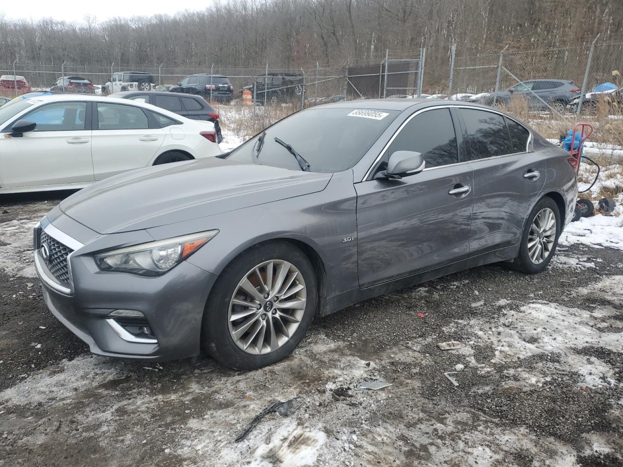 INFINITI Q50 LUXE