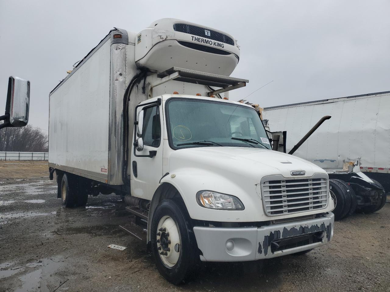  Salvage Freightliner M2 106 Med