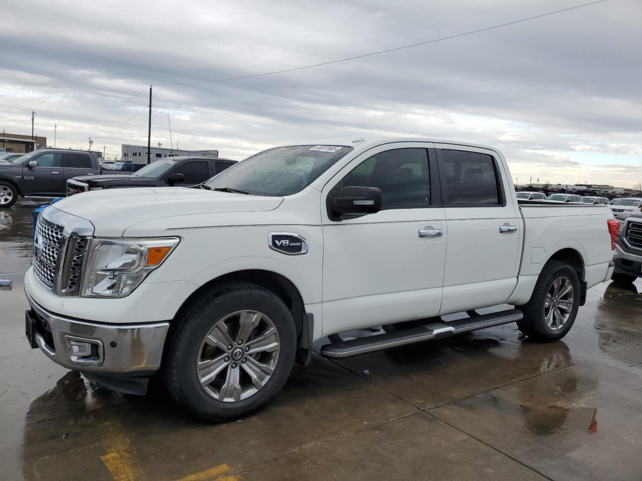  Salvage Nissan Titan