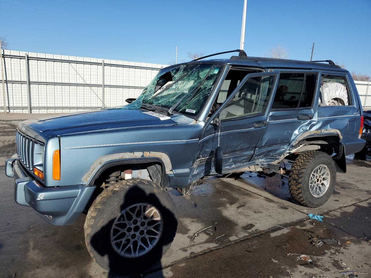  Salvage Jeep Grand Cherokee