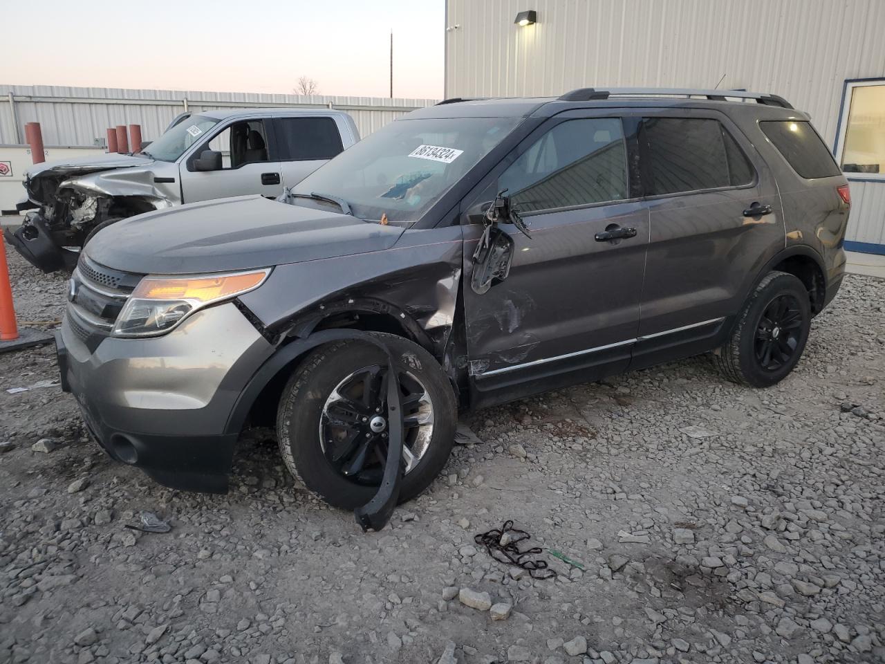  Salvage Ford Explorer