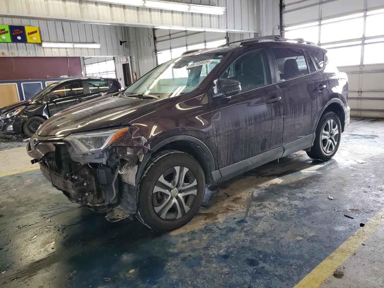 2T3BFREV0JW847145 TOYOTA RAV4 LE 2018