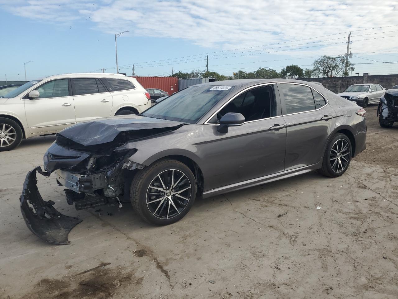 TOYOTA CAMRY SE NIGHT SHADE