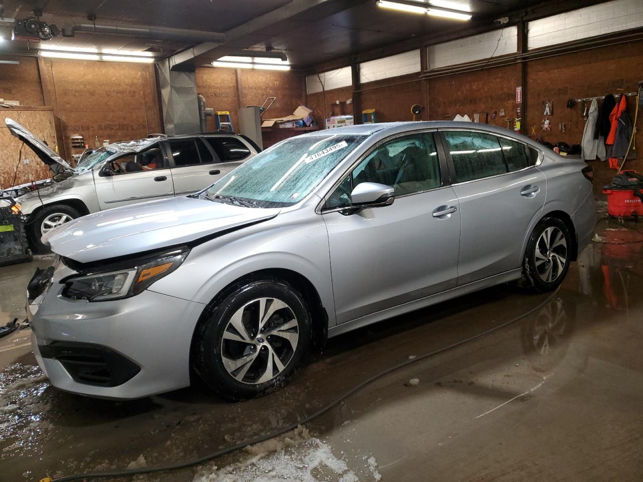  Salvage Subaru Legacy