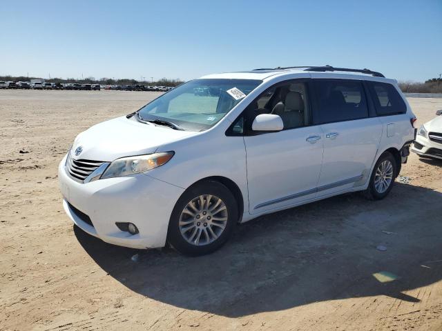 TOYOTA SIENNA XLE