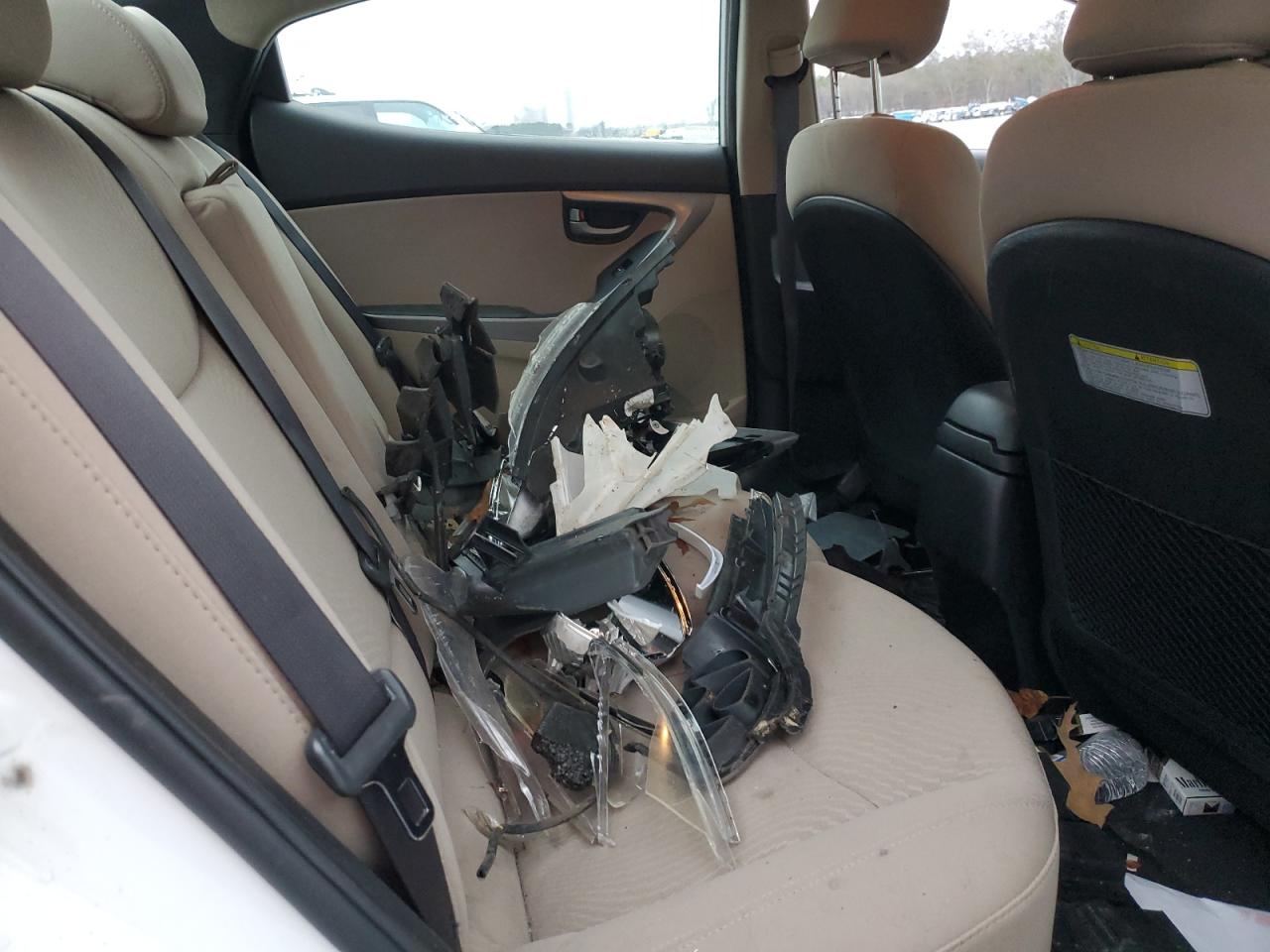 Lot #3318971985 2015 HYUNDAI ELANTRA SE