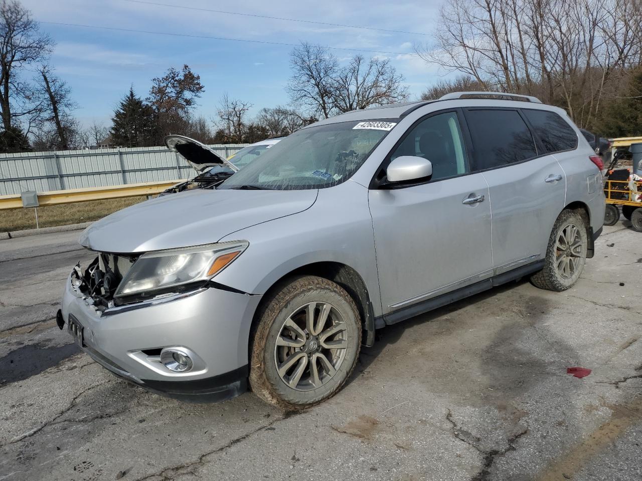  Salvage Nissan Pathfinder