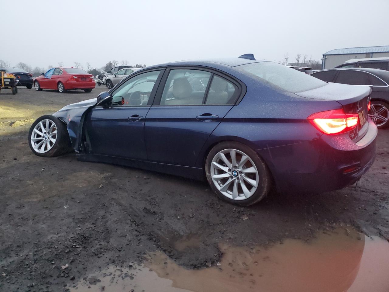 Lot #3051310642 2018 BMW 320 XI