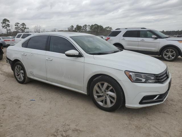2018 VOLKSWAGEN PASSAT SE - 1VWBA7A35JC011001