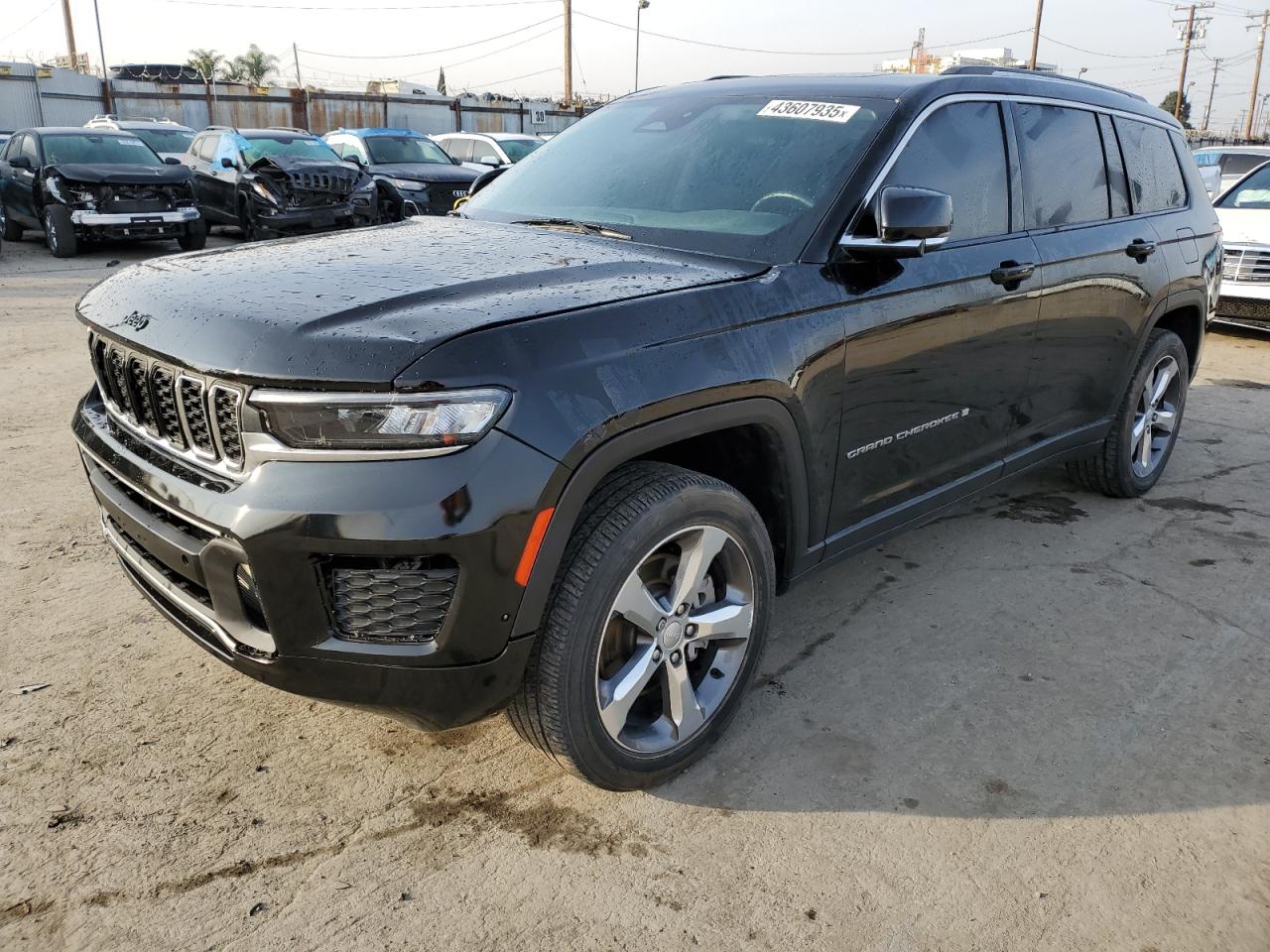  Salvage Jeep Grand Cherokee