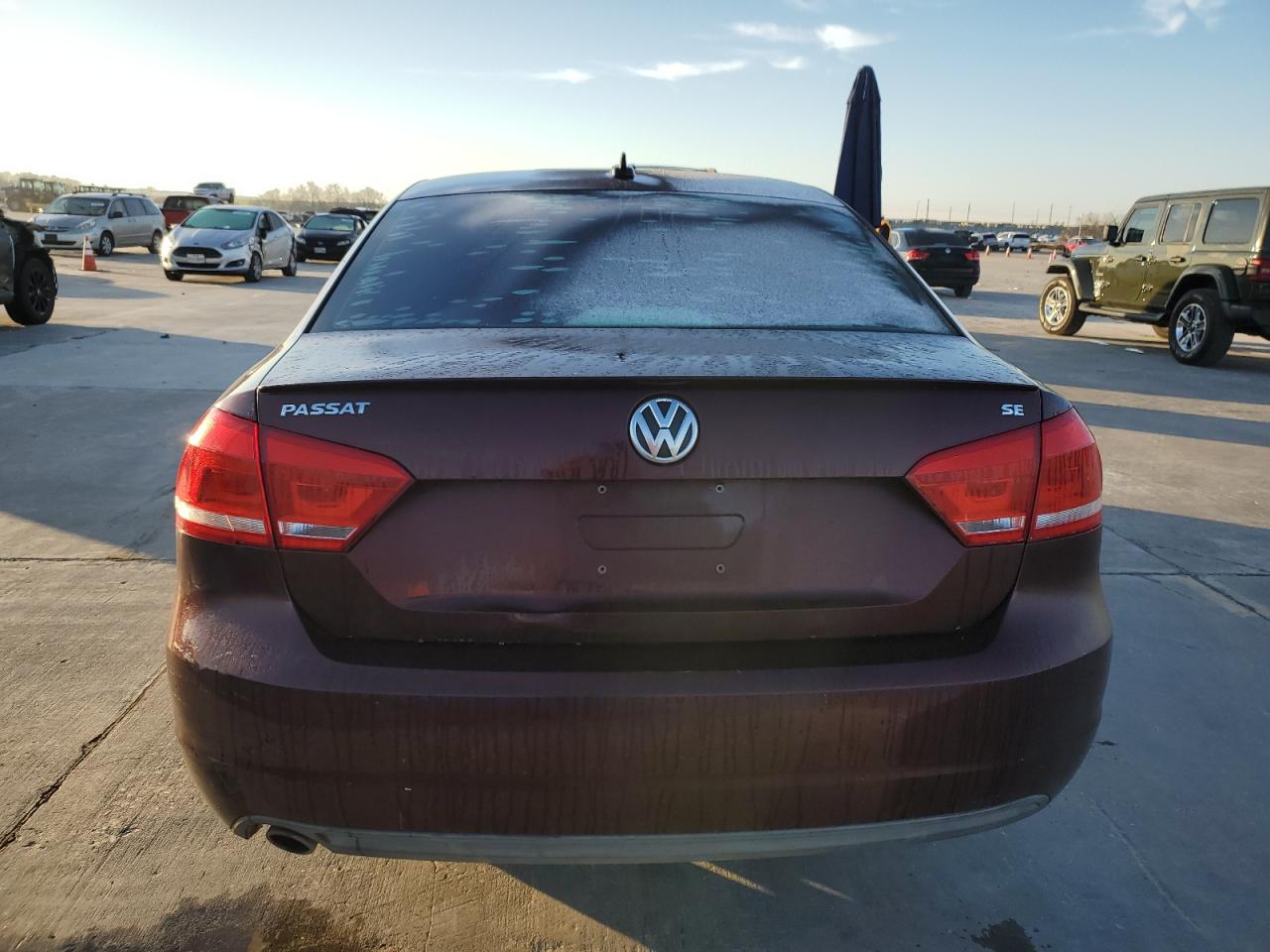 Lot #3045560703 2012 VOLKSWAGEN PASSAT SE