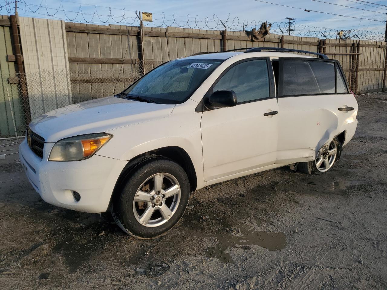  Salvage Toyota RAV4