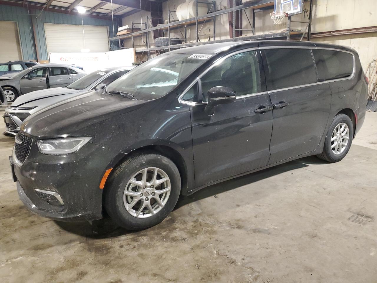  Salvage Chrysler Pacifica