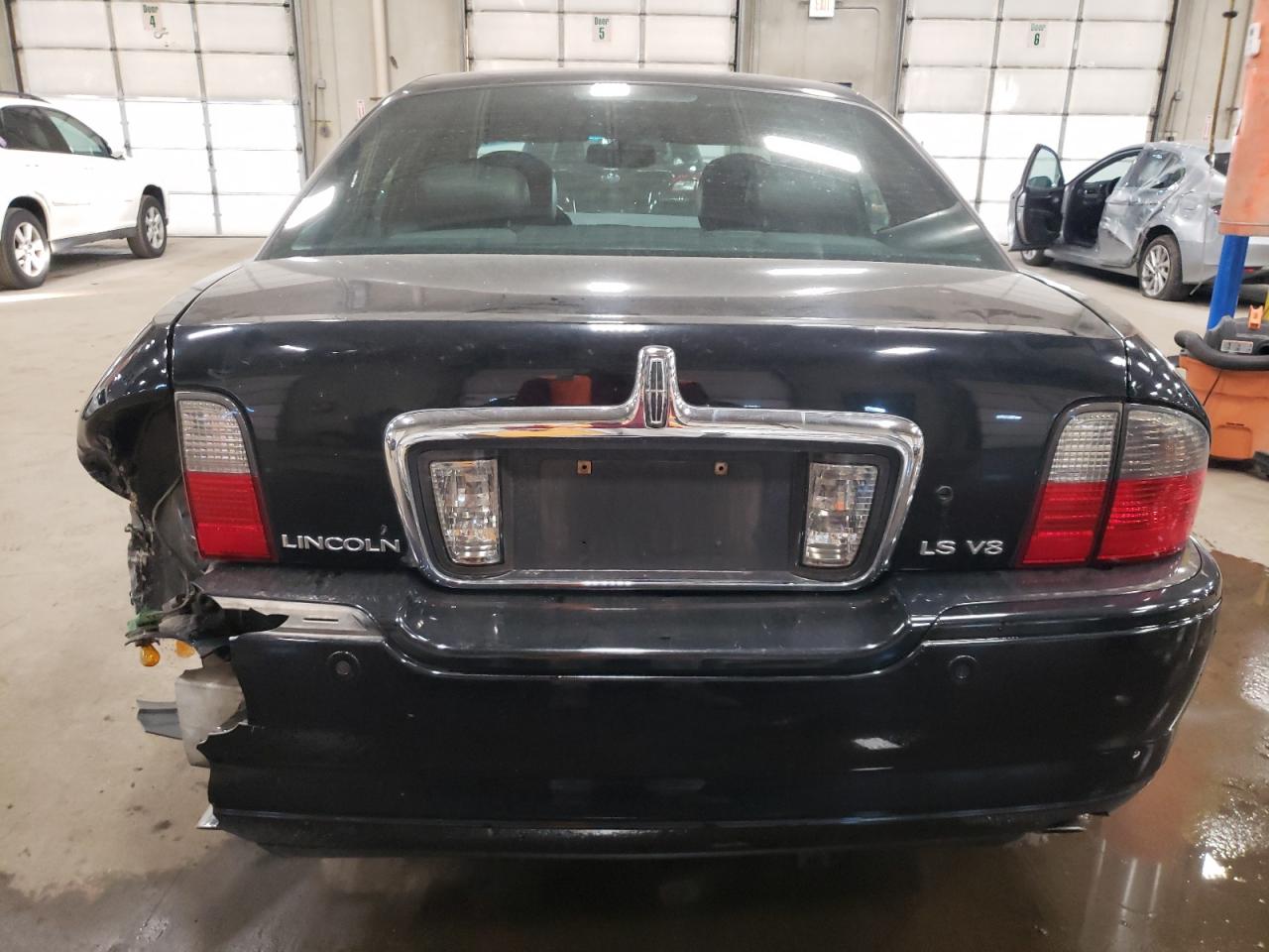 Lot #3052304610 2005 LINCOLN LS