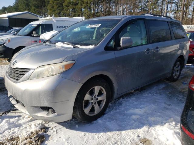 TOYOTA SIENNA LE