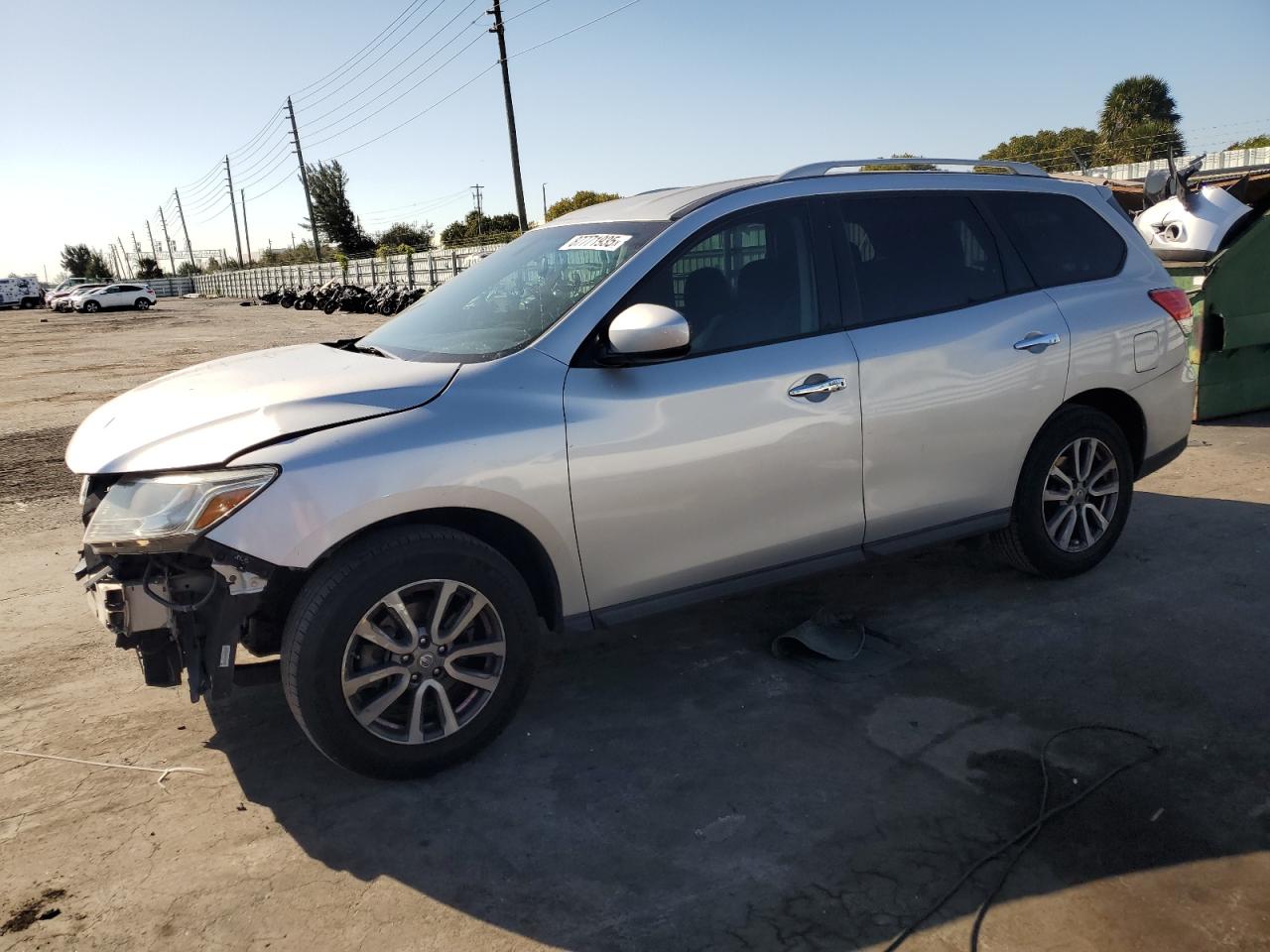  Salvage Nissan Pathfinder