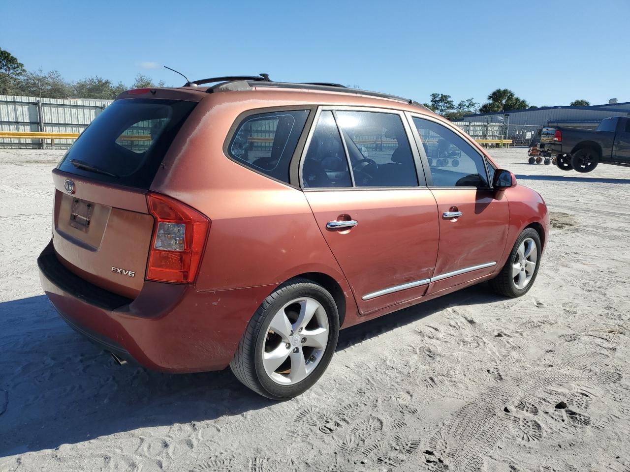 Lot #3051369649 2007 KIA RONDO LX