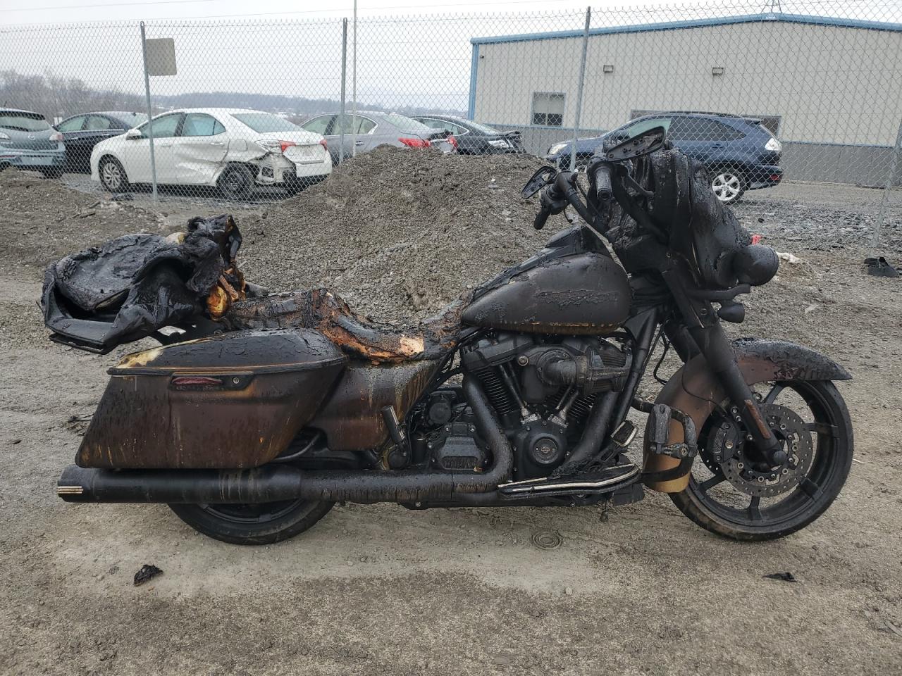 1HD1KRC18HB608788 HARLEY-DAVIDSON FLHXS STRE 2017