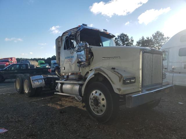 WESTERN STAR/AUTO CAR CONVENTION 2016 white gliders diesel 5KKXAFCG9GPGS6401 photo #1