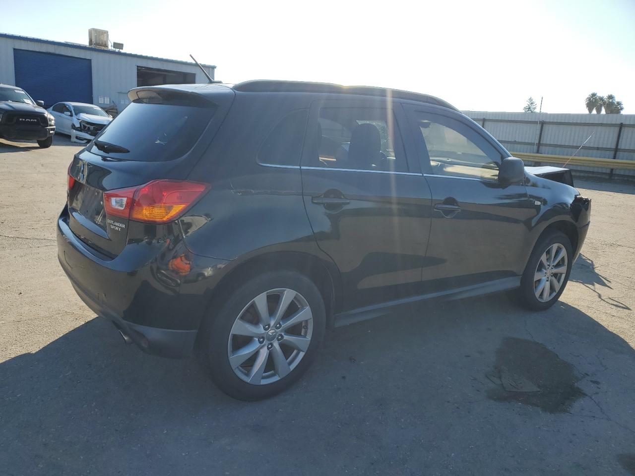 MITSUBISHI OUTLANDER LE