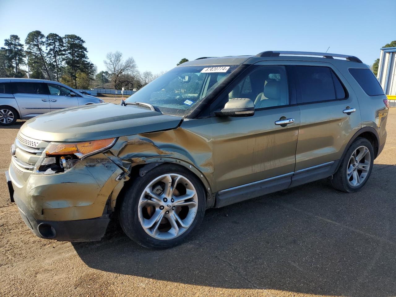  Salvage Ford Explorer