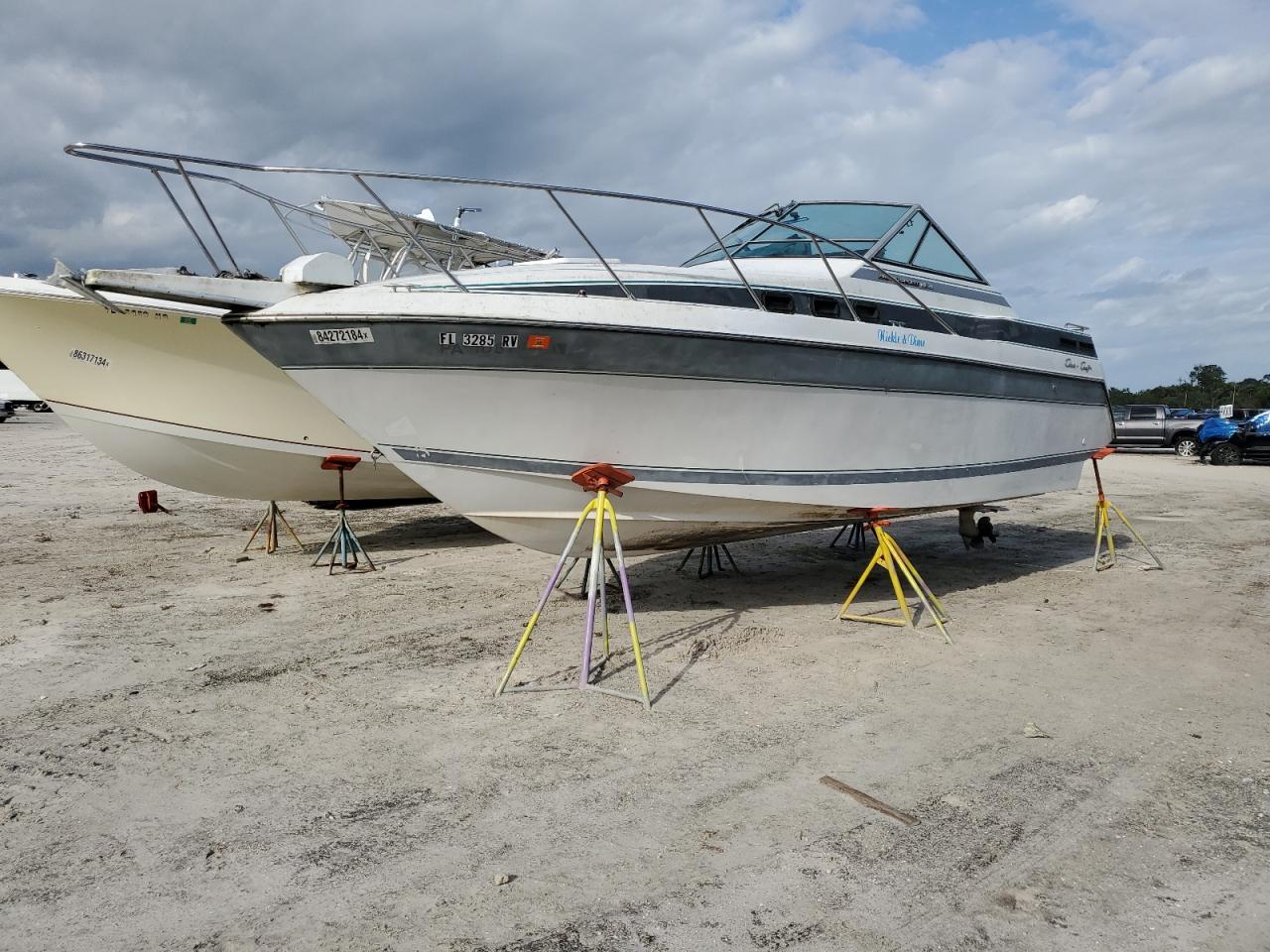 Lot #3049556629 1988 CHRI BOAT