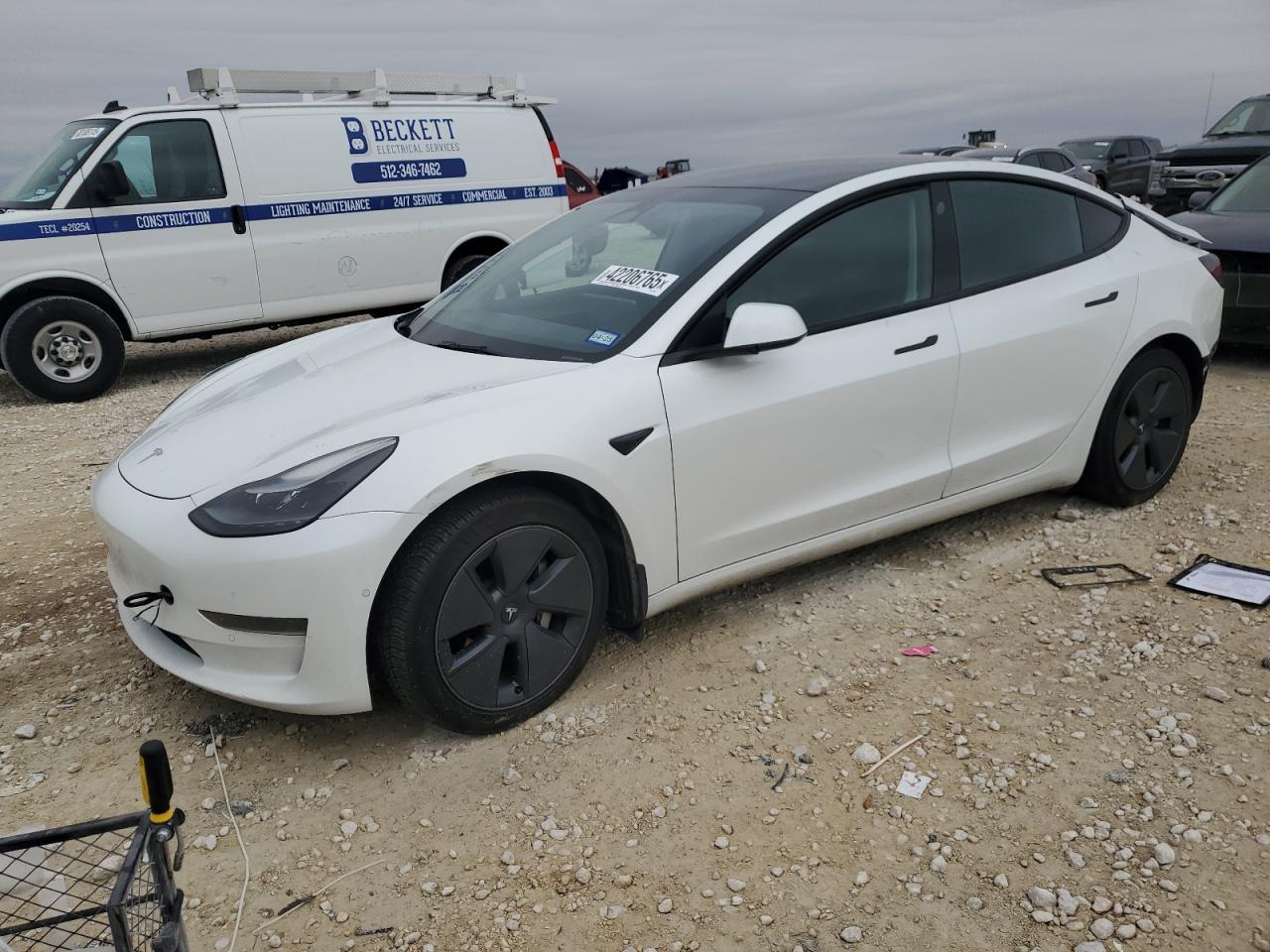 TESLA MODEL 3