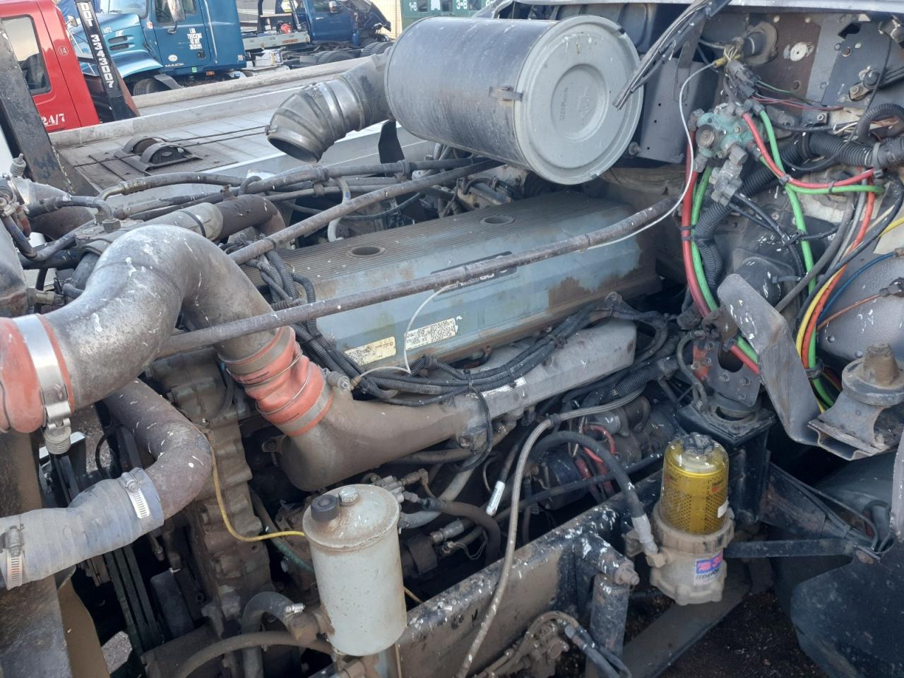 Lot #3284341051 1999 FREIGHTLINER CONVENTION