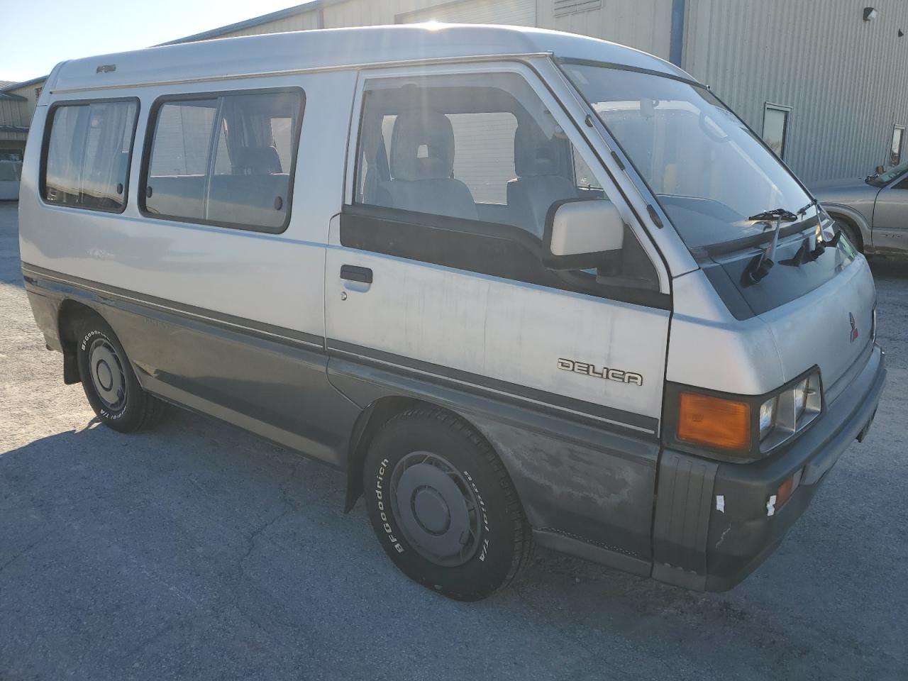 Lot #3050287901 1989 MITSUBISHI DELICA